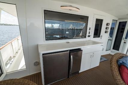 Hatteras 67 Cockpit Motor Yacht