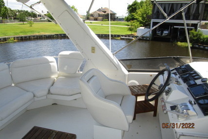 Navigator 53 pilothouse