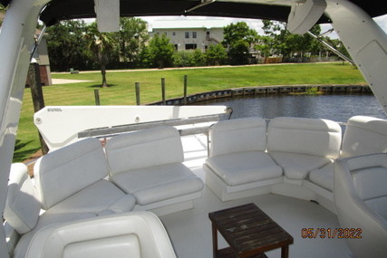 Navigator 53 pilothouse