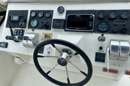 Navigator 53 pilothouse