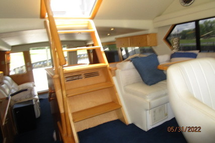 Navigator 53 pilothouse