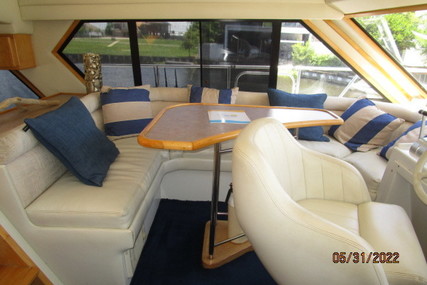 Navigator 53 pilothouse