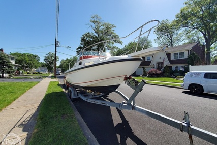 Boston Whaler 21 Conquest