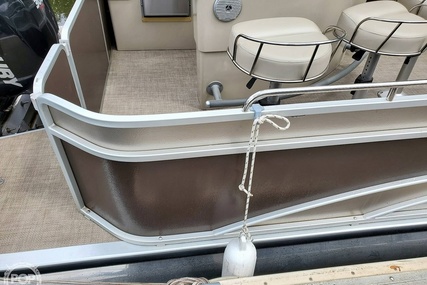 Premier Pontoons 260 Grand Entertainer PTX