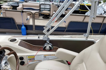 Premier Pontoons 260 Grand Entertainer PTX