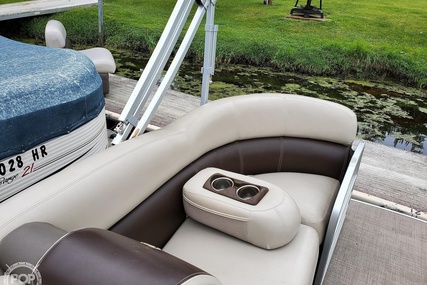 Premier Pontoons 260 Grand Entertainer PTX