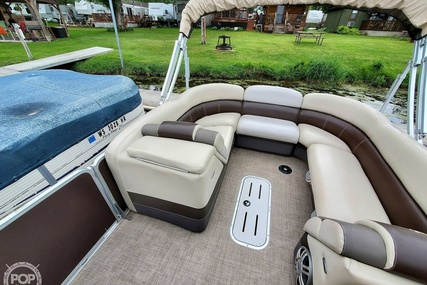 Premier Pontoons 260 Grand Entertainer PTX