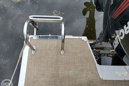 Premier Pontoons 260 Grand Entertainer PTX