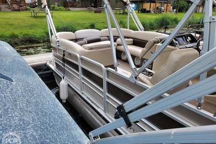 Premier Pontoons 260 Grand Entertainer PTX