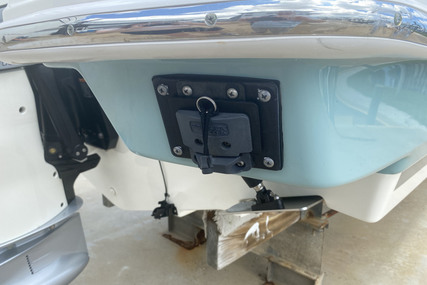 Boston Whaler 23 Vantage DC