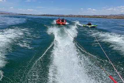 Rinker 232 Captiva Bowrider