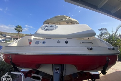 Rinker 232 Captiva Bowrider