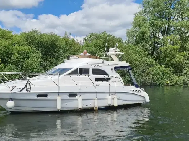 Sealine 330 Statesman