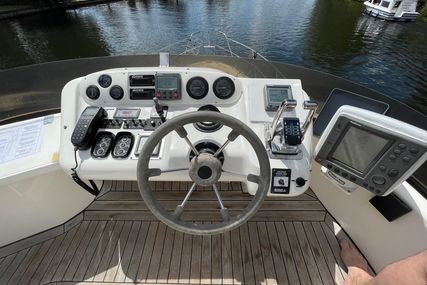 Sealine 330 Statesman