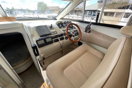 Sealine 330 Statesman