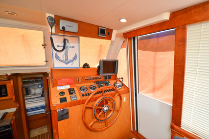 Mainship 430 Trawler