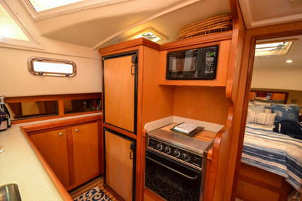 Mainship 430 Trawler