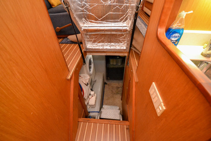 Mainship 430 Trawler