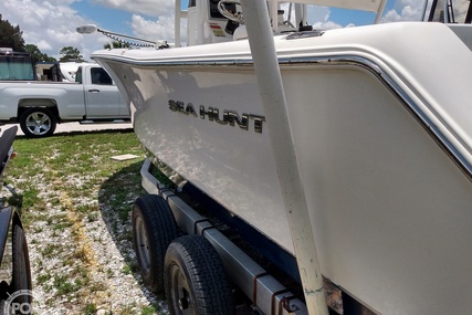 Sea Hunt Triton 225