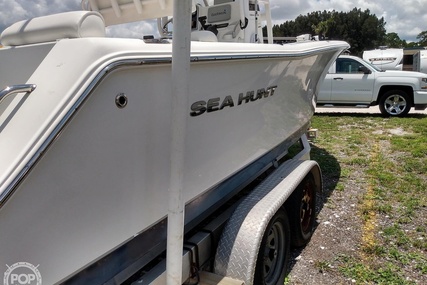 Sea Hunt Triton 225