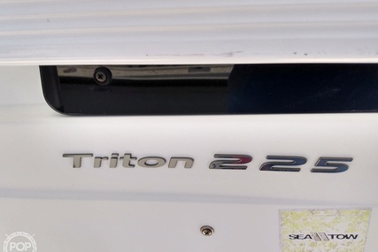 Sea Hunt Triton 225