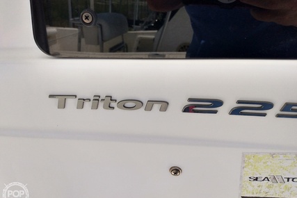 Sea Hunt Triton 225