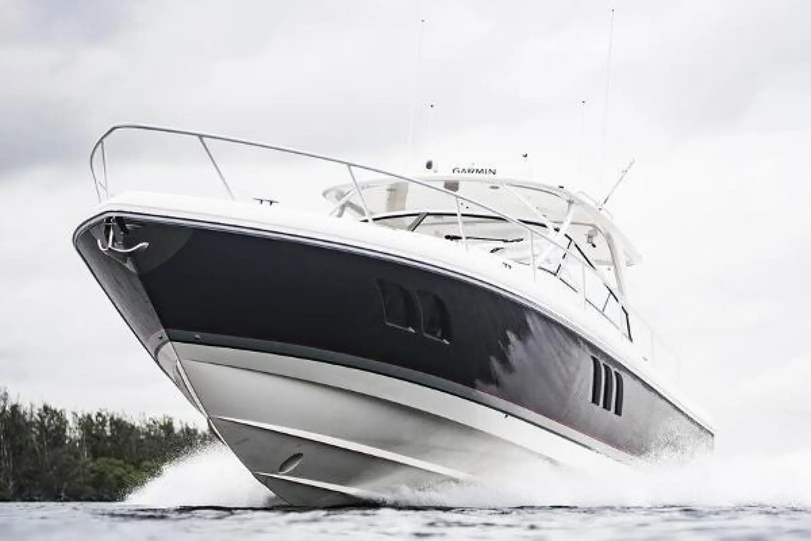 2019 Intrepid 475 sport yacht