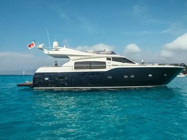 Ferretti Yachts Altura 690