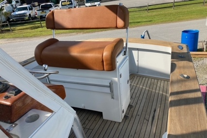 Jarrett Bay Center Console