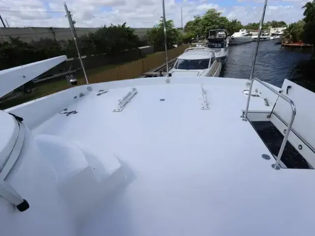 Hatteras 80 Enclosed Bridge Skylounge