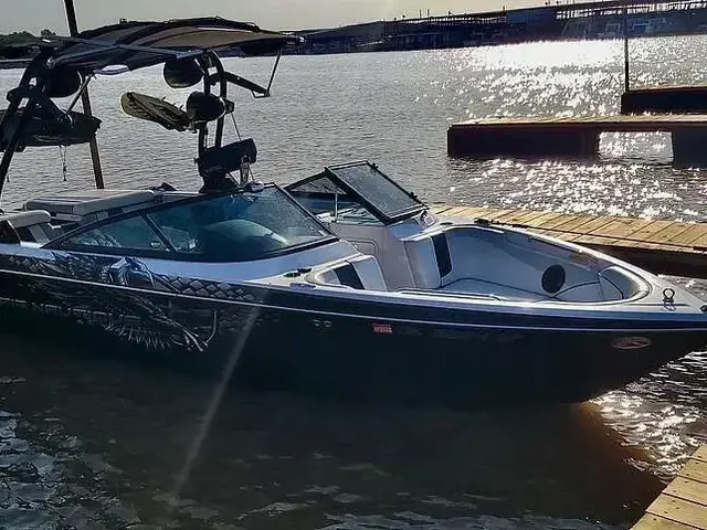 Super Air Nautique 230 Team Edition