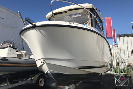 Quicksilver PILOTHOUSE 555