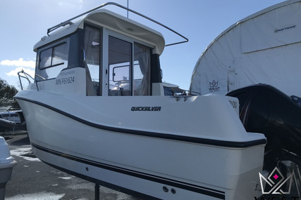 Quicksilver PILOTHOUSE 555