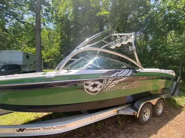 Correct Craft Super Air Nautique 230