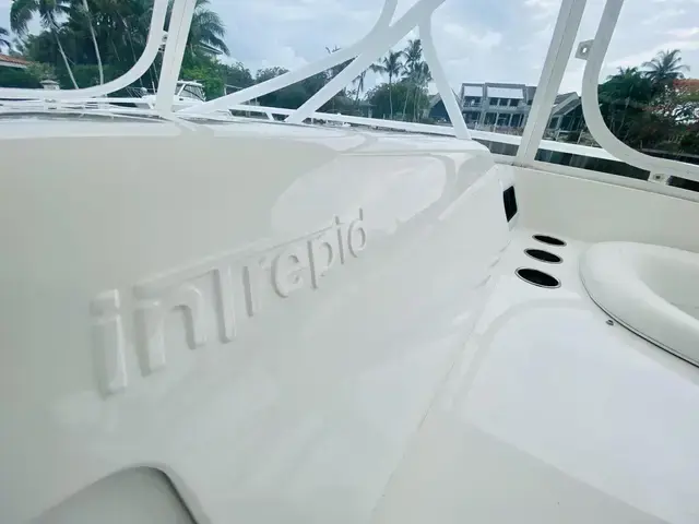 Intrepid 390 Sport Yacht