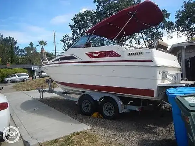 Sea Ray Seville 6.3M Mid-Berth