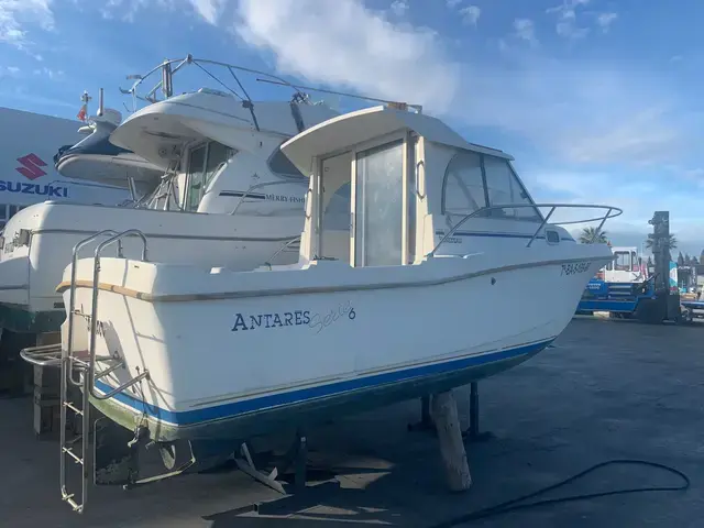 Beneteau Antares 6