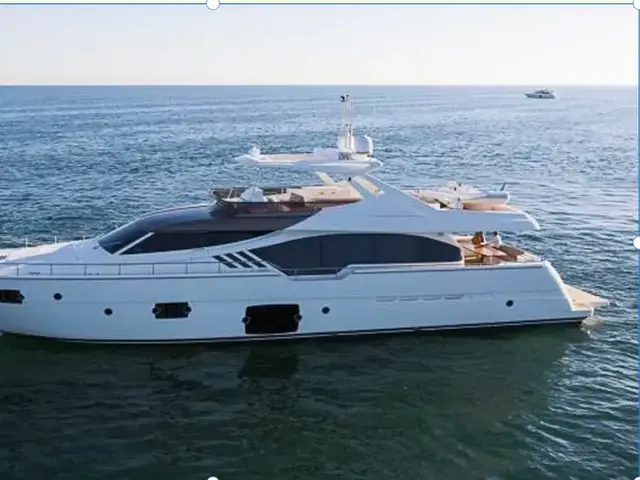 Ferretti Yachts 870