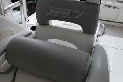 Boston Whaler 305 Conquest