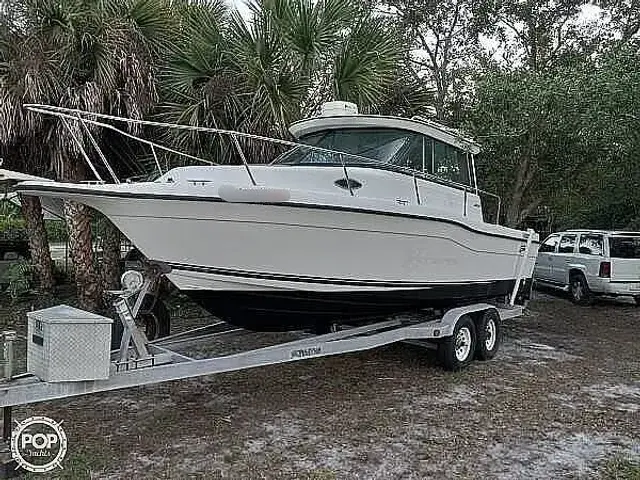 Seaswirl Striper 2600 Sport Cabin