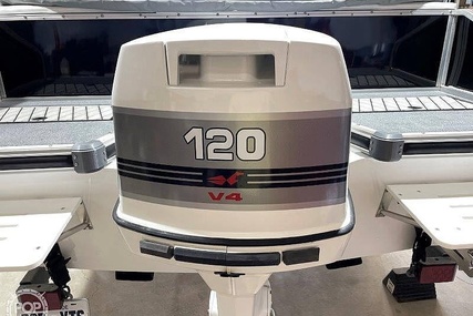 Lowe 2200 Suncruiser Deck Boat