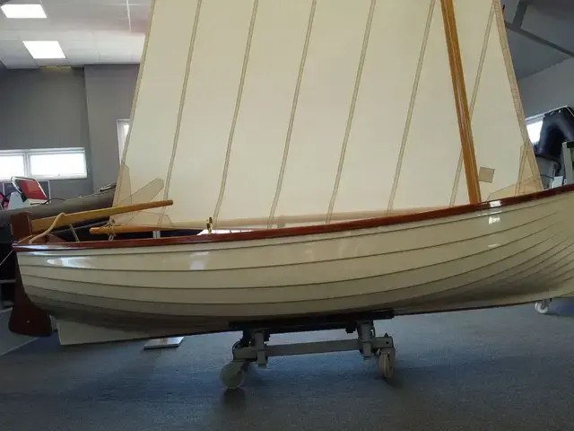 Classic Sailing Dinghy Jade-10