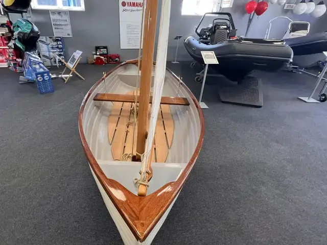 Classic Sailing Dinghy Jade-10