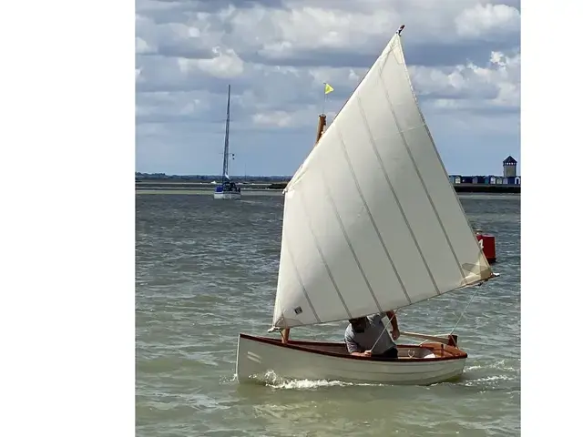 Classic Sailing Dinghy Jade-10