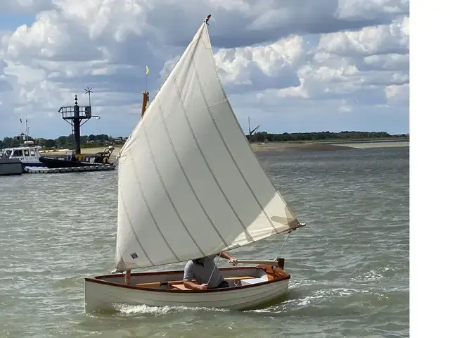 Classic Sailing Dinghy Jade-10