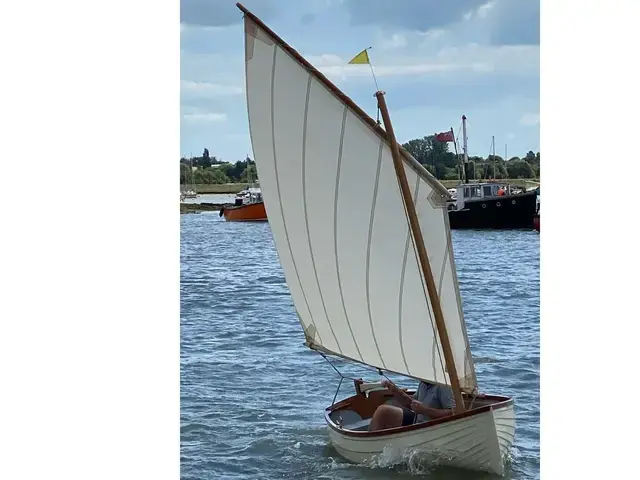 Classic Sailing Dinghy Jade-10