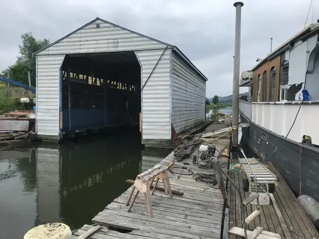 Larson Boathouse