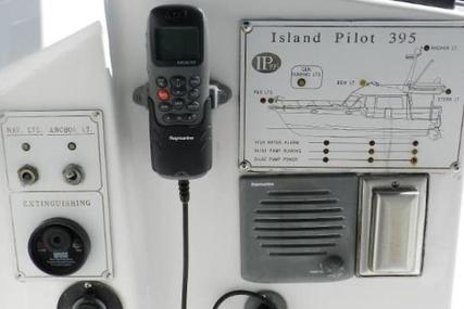 Island Pilot 395