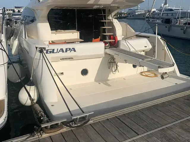 Ferretti Yachts 560