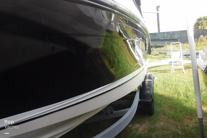 Sea Ray 230 SLX Sport